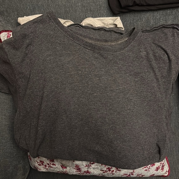 (2) men XL Patagonia shirts. - Picture 3 of 5